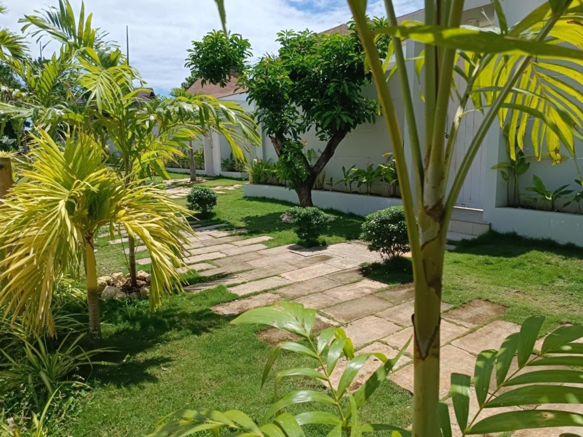 Pineale Villas, Resort And Spa Panglao Exteriör bild