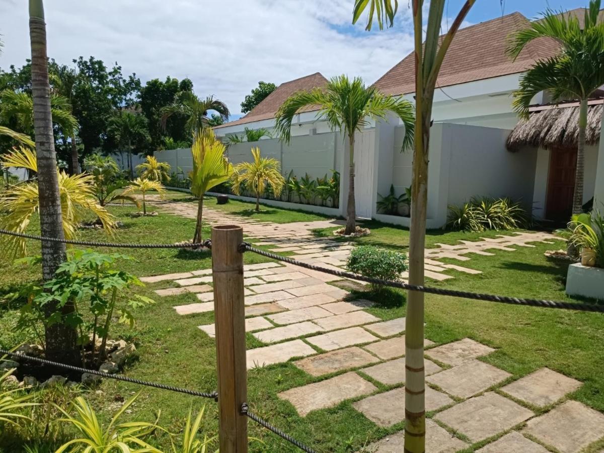 Pineale Villas, Resort And Spa Panglao Exteriör bild