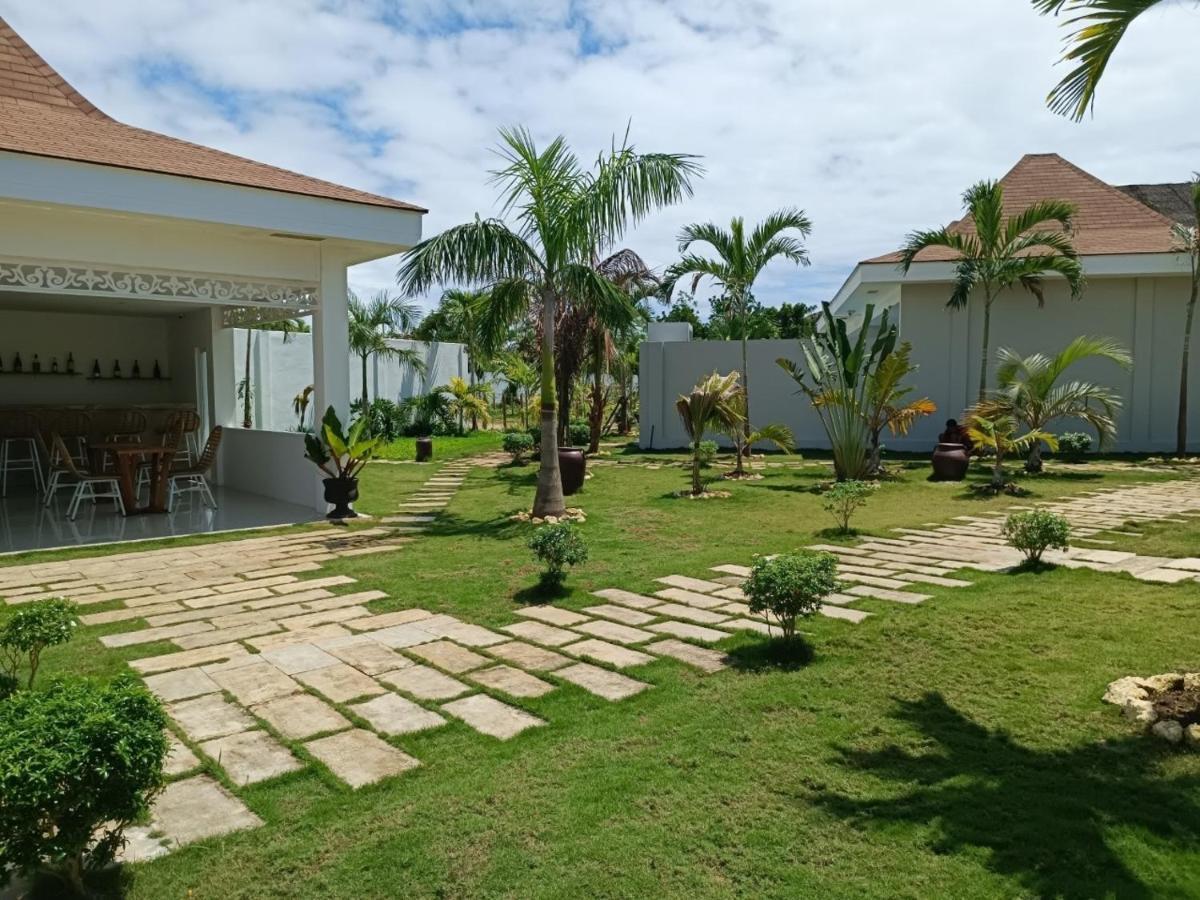 Pineale Villas, Resort And Spa Panglao Exteriör bild